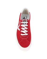 Baskets basses en daim rouges Vans