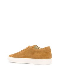 Baskets basses en daim tabac Common Projects