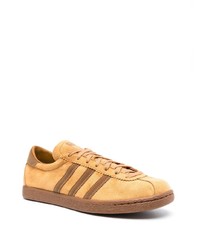 Baskets basses en daim tabac adidas