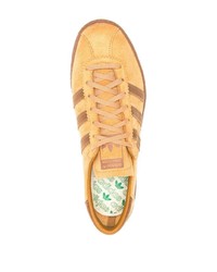 Baskets basses en daim tabac adidas