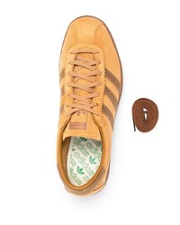 Baskets basses en daim tabac adidas