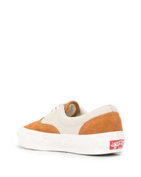 Baskets basses en daim tabac Vans