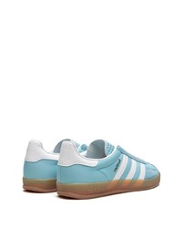 Baskets basses en daim turquoise adidas