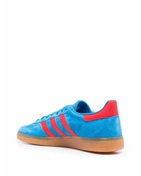 Baskets basses en daim turquoise adidas