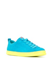 Baskets basses en daim turquoise Camper