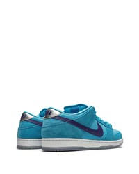 Baskets basses en daim turquoise Nike