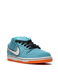 Baskets basses en daim turquoise Nike