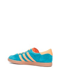 Baskets basses en daim turquoise adidas