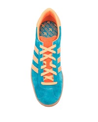 Baskets basses en daim turquoise adidas