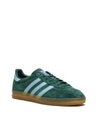 Baskets basses en daim vert foncé adidas