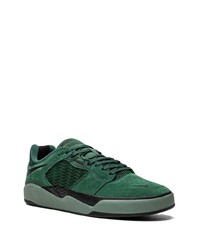 Baskets basses en daim vert foncé Nike