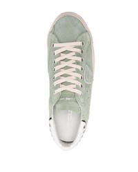 Baskets basses en daim vert menthe Philippe Model Paris