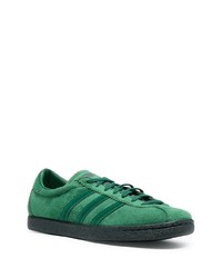 Baskets basses en daim vertes adidas