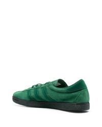 Baskets basses en daim vertes adidas