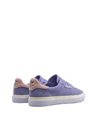 Baskets basses en daim violet clair adidas