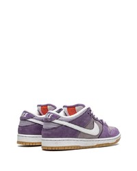 Baskets basses en daim violet clair Nike