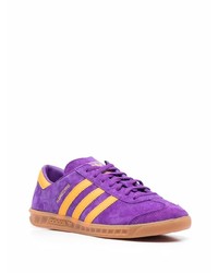 Baskets basses en daim violettes adidas