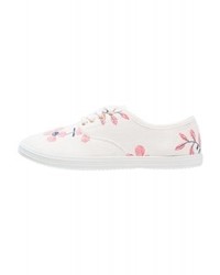 Baskets basses en toile à fleurs blanches Anna Field