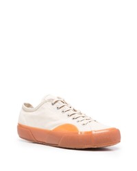 Baskets basses en toile beiges Superga