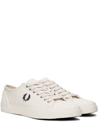 Baskets basses en toile beiges Fred Perry