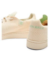 Baskets basses en toile beiges adidas