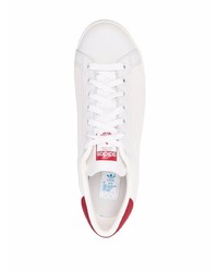 Baskets basses en toile blanc et rouge adidas