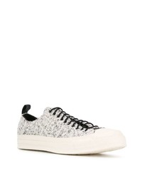 Baskets basses en toile blanches et noires Converse