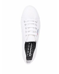 Baskets basses en toile blanches Superga