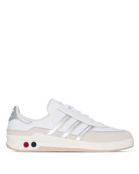 Baskets basses en toile blanches adidas