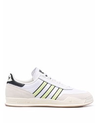 Baskets basses en toile blanches adidas