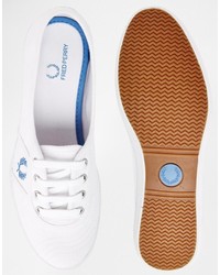 Baskets basses en toile blanches Fred Perry