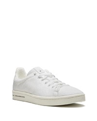 Baskets basses en toile blanches adidas