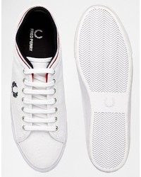 Baskets basses en toile blanches Fred Perry