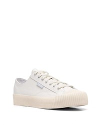 Baskets basses en toile blanches Superga