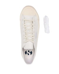 Baskets basses en toile blanches Superga