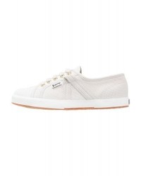 Baskets basses en toile blanches Superga