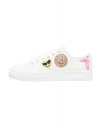 Baskets basses en toile blanches Tamaris