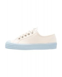 Baskets basses en toile bleu clair Novesta