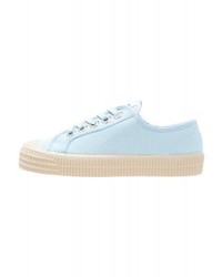 Baskets basses en toile bleu clair Novesta