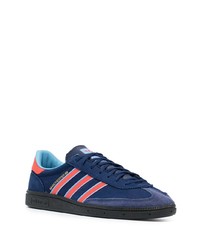 Baskets basses en toile bleu marine adidas