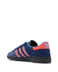 Baskets basses en toile bleu marine adidas