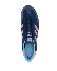 Baskets basses en toile bleu marine adidas