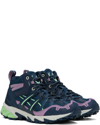 Baskets basses en toile bleu marine Asics