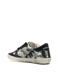 Baskets basses en toile camouflage grises Golden Goose