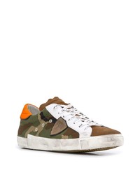 Baskets basses en toile camouflage olive Philippe Model Paris