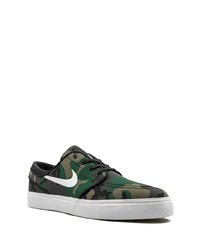 Baskets basses en toile camouflage vert foncé Nike