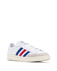 Baskets basses en toile imprimées blanches adidas