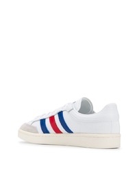 Baskets basses en toile imprimées blanches adidas