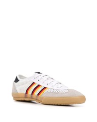 Baskets basses en toile imprimées blanches adidas