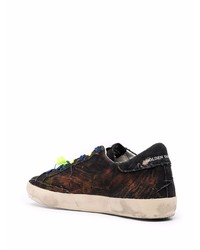 Baskets basses en toile imprimées marron foncé Golden Goose